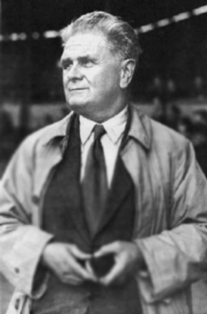 100 великих футбольных тренеров