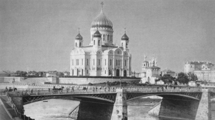 Москва про Романовых