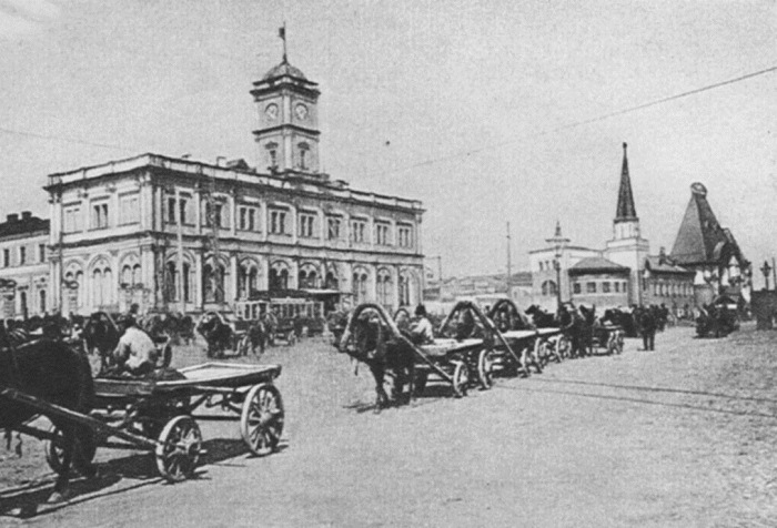 Москва про Романовых